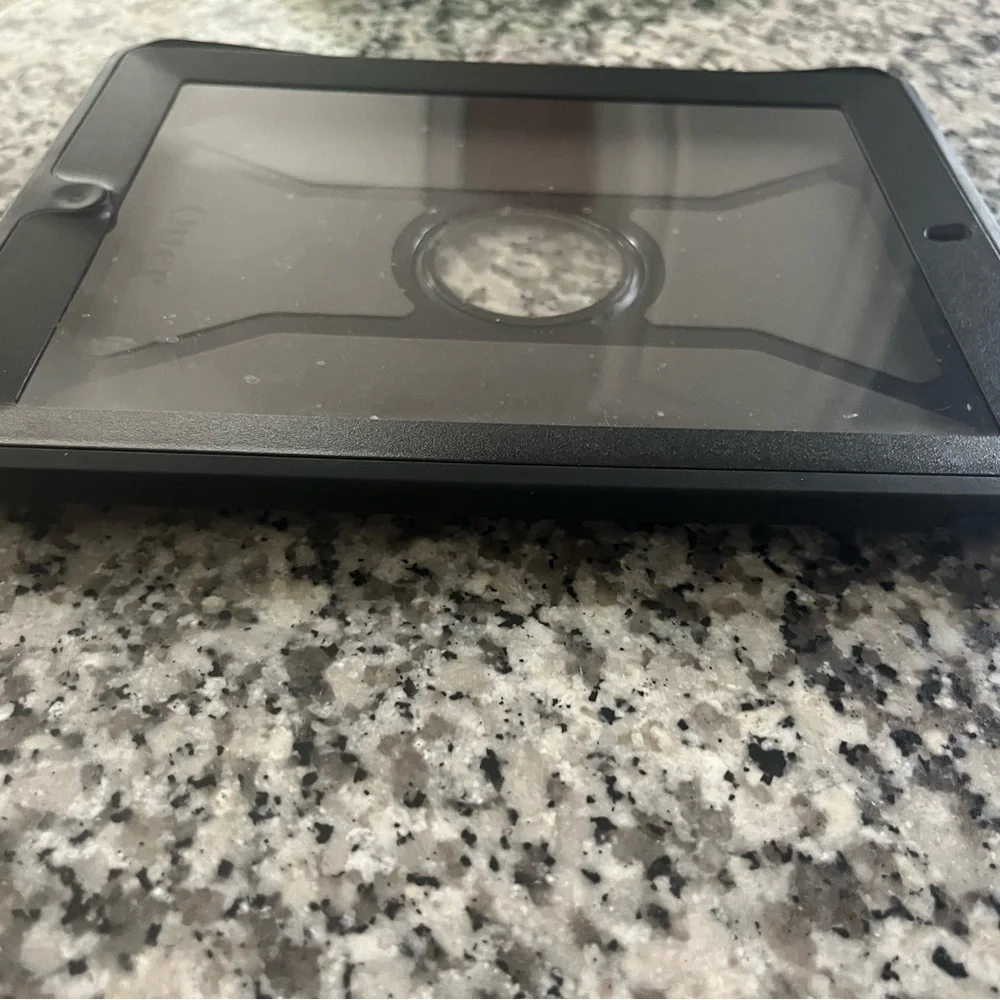 Used black otterbox protective case - iPad second generation